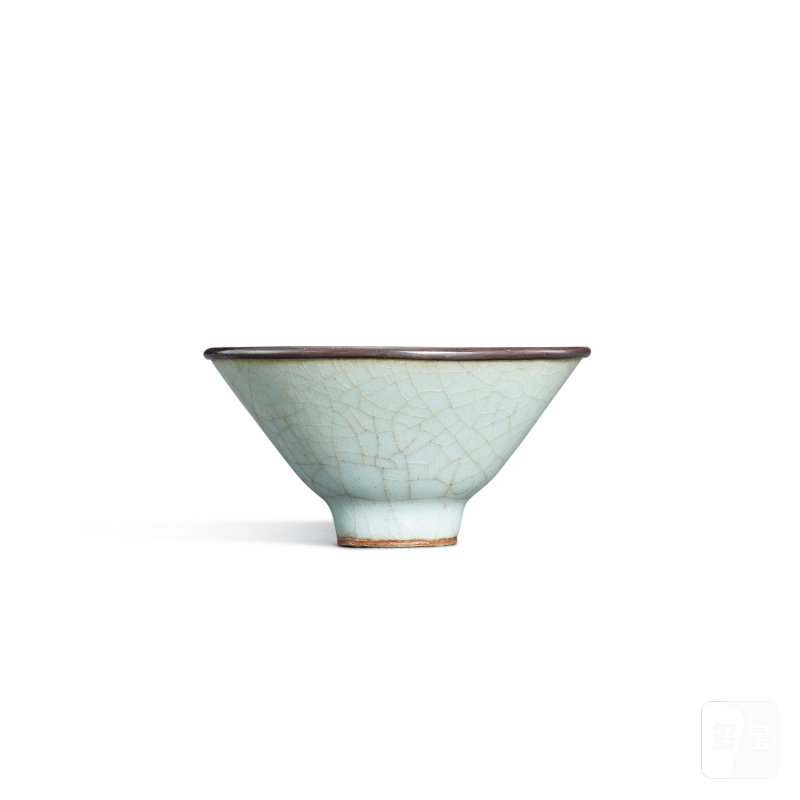 A small Longquan celadon-glazed conical bowl, Southern Song dynasty | 南宋 龍泉窰青釉斗笠小盞 - 图2